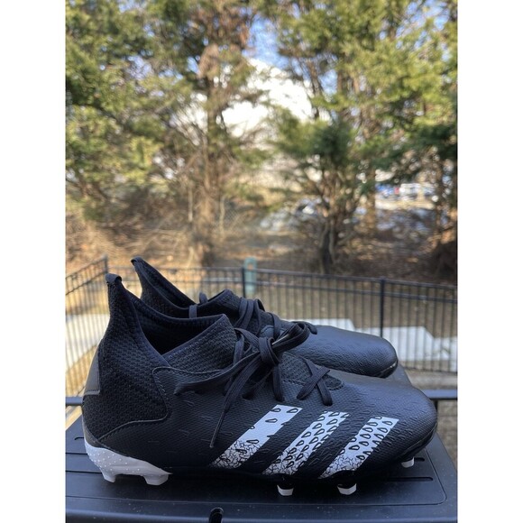 Adidas Predator ‘Demonscale’ Soccer Cleats Men’s 4.5 Black PBB698007 NWOT No Box - Picture 2 of 10